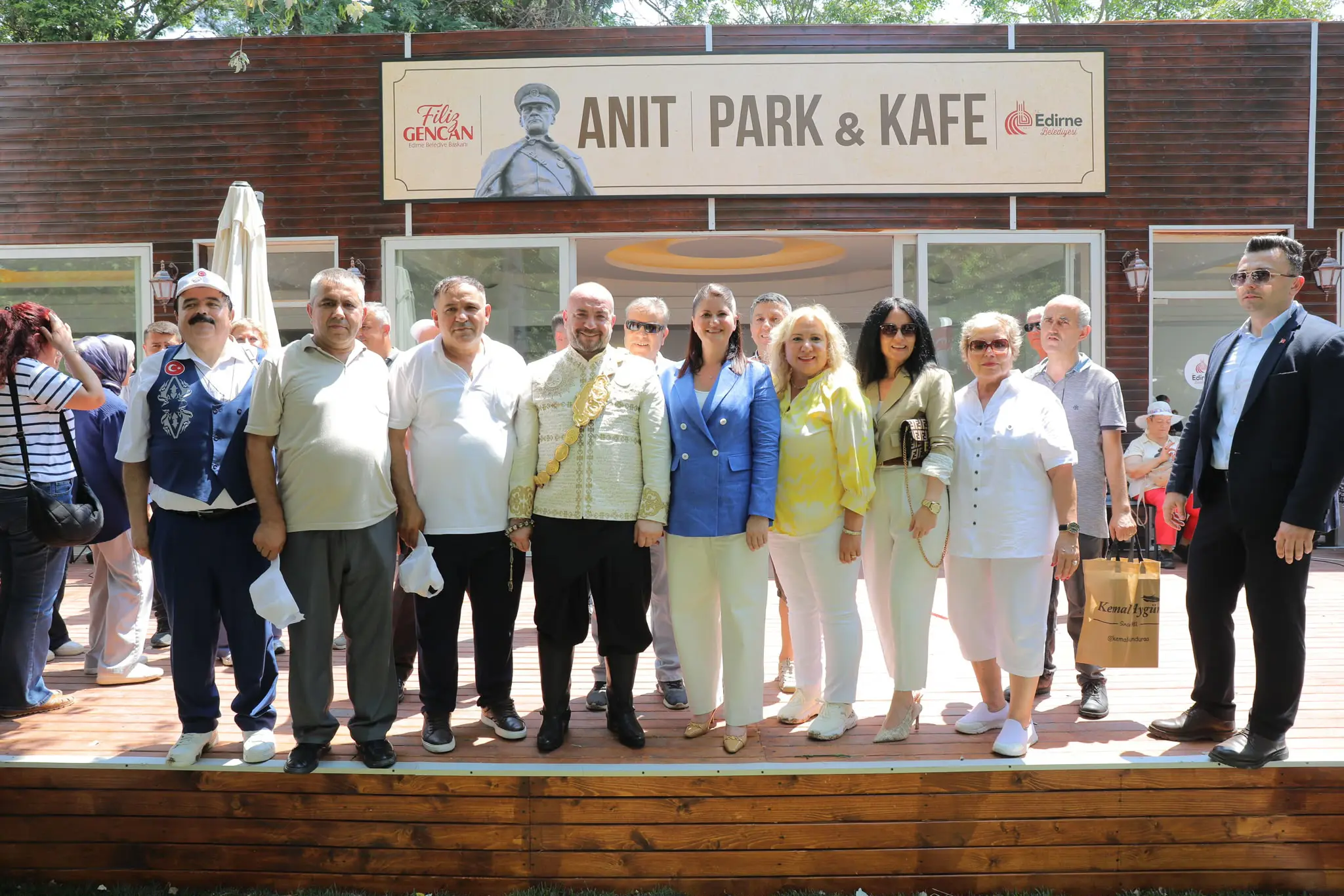 KENT HAFIZASINA YAKIŞAN YENİ BİR KİMLİK: ANIT PARK & KAFE EDİRNELİLERLE BULUŞTU galeri görseli